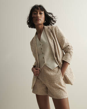 marksandspencer_SS23_LOOKBOOK_T591512J_lnena vesta_1299Kc.jpg